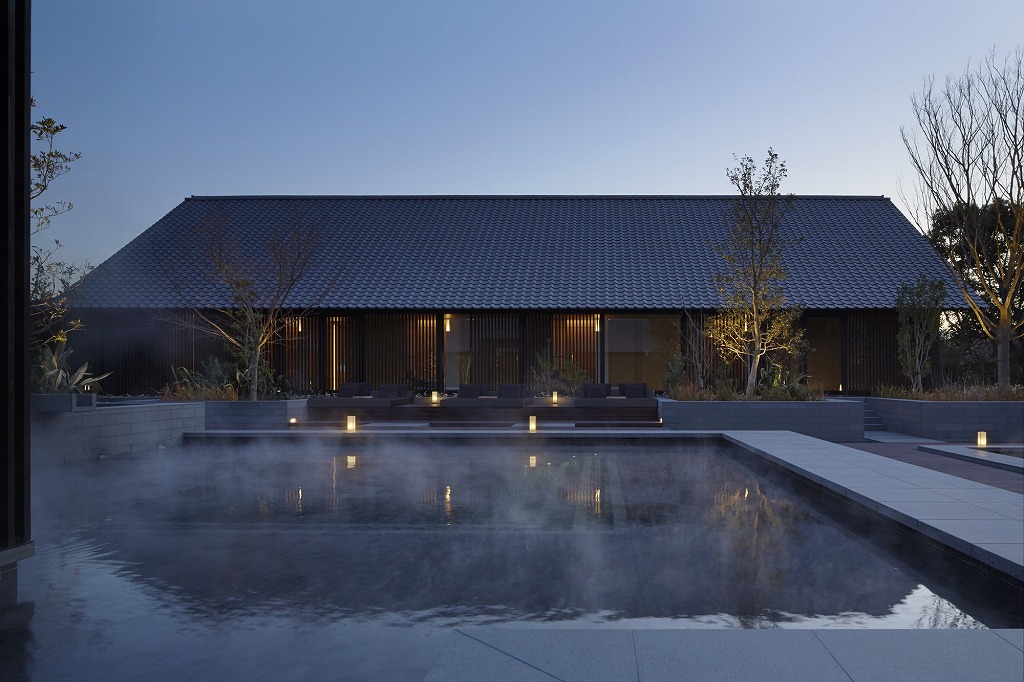 RS2155_Amanemu - Aman Spa mineral spring and fireside lounge-lpr                       